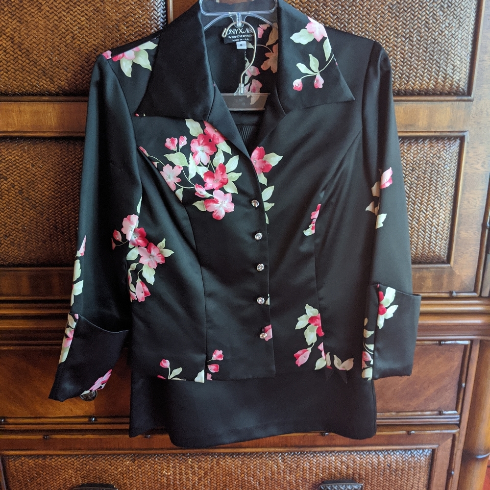 Lady suit with skirt
